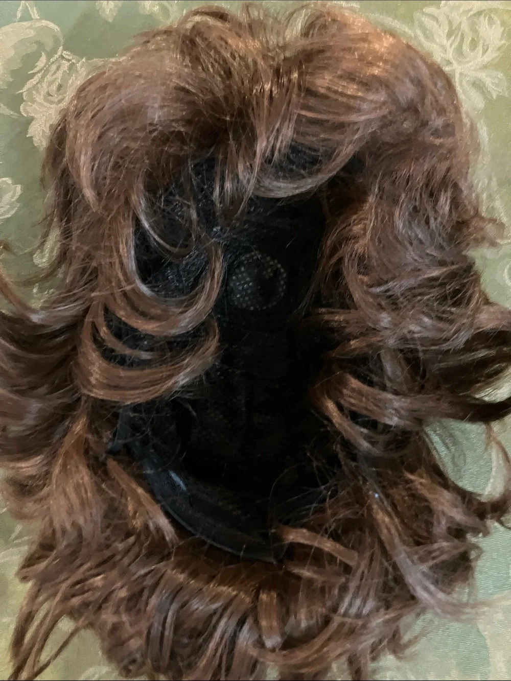 Short Layered Women's Wig in Chestnut with Soft Waves